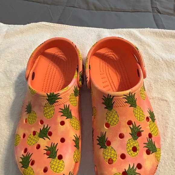 CROCS Pineapple Print Sandals - Peach and Yellow - Picture 3 of 8